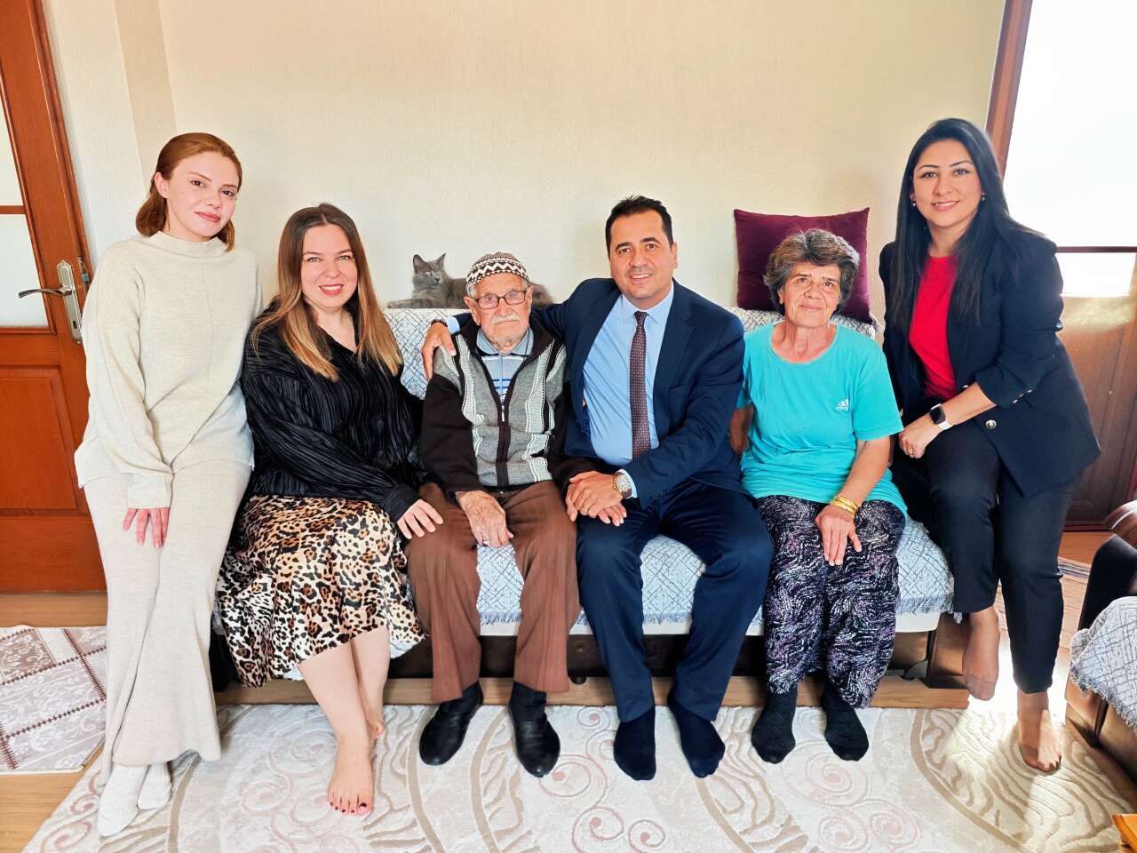 Menteşe’de Yaşlılara Anlamlı Ziyaret: “İyi ki Varsınız” 1